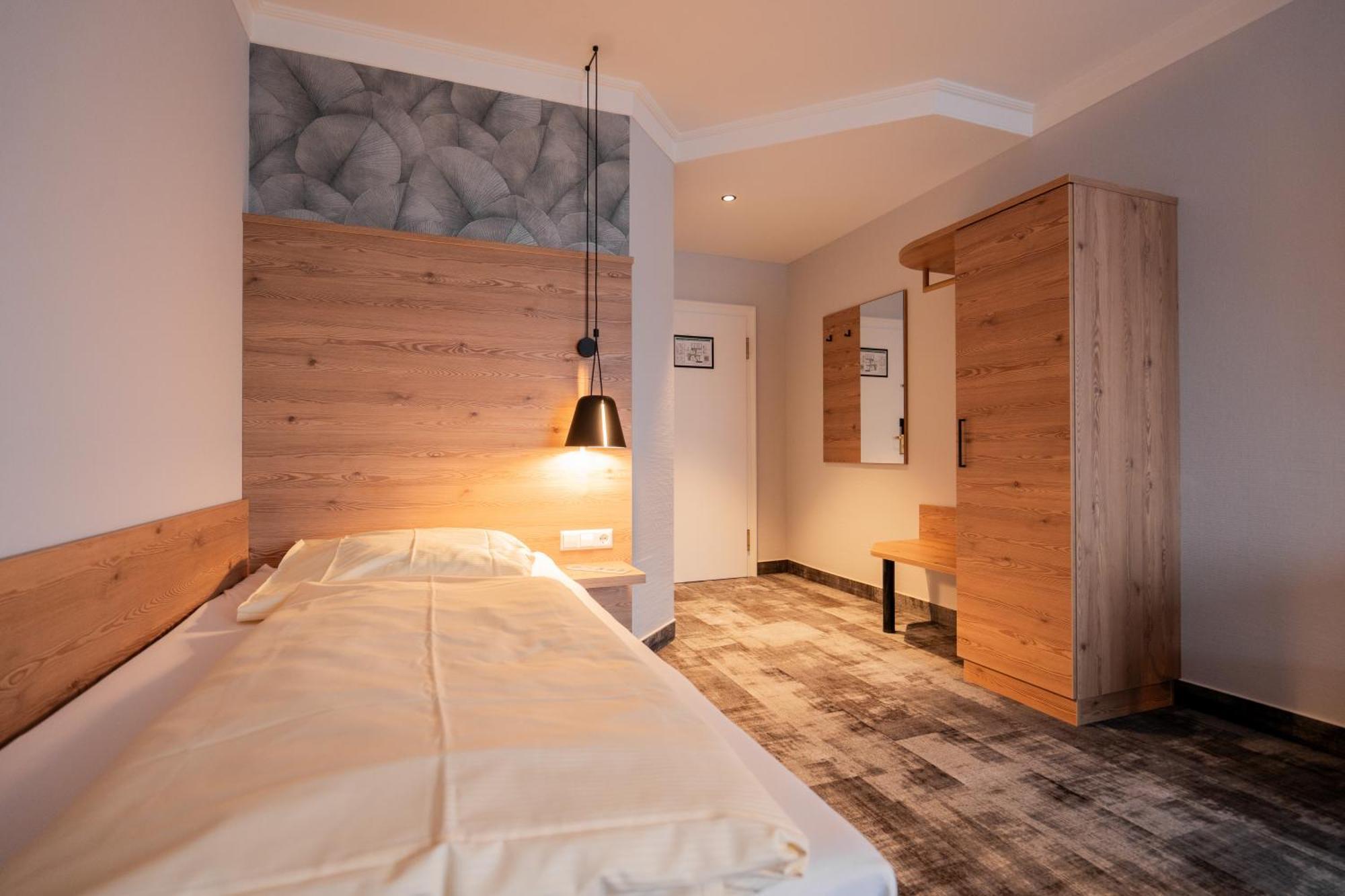 Hotel Adler - Paulas Alb Ehingen  Ruang foto